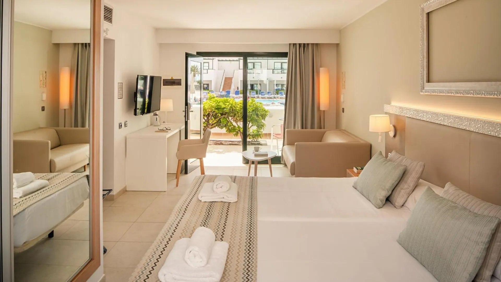 Hotel Pocillos Playa, Solo Adultos بويرتو ذيل كارمين
